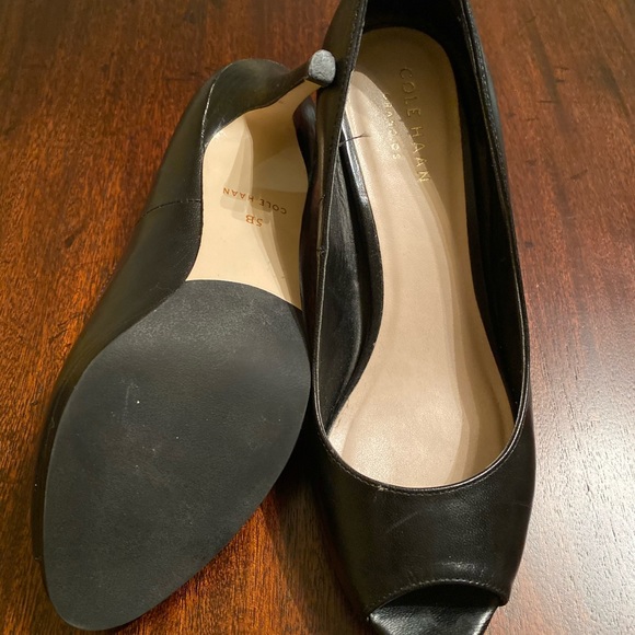Cole Haan Black Peep-Toe pumps - Picture 3 of 3